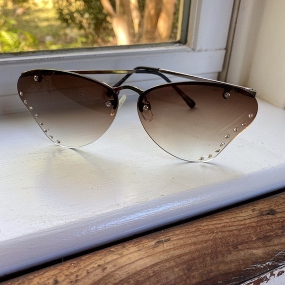 Free People Grey Butterfly Sunglasses - Picture 1 of 2